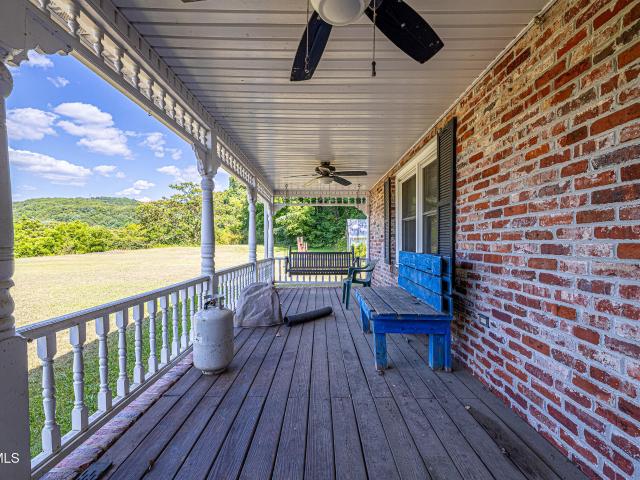 1452 Highway 19e