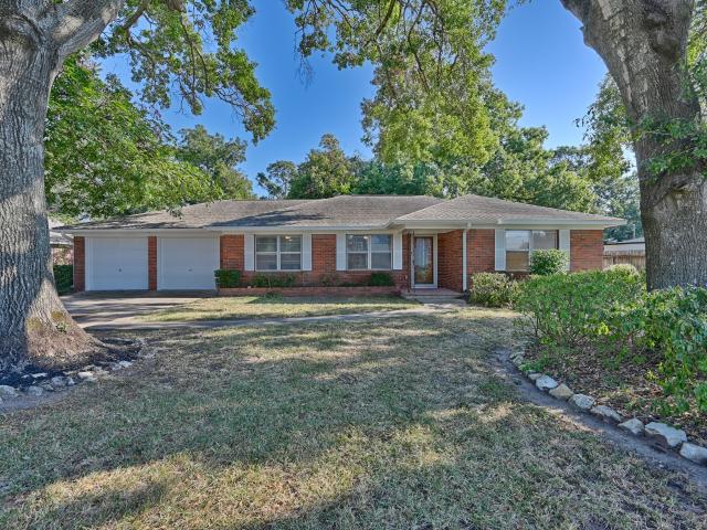 1452 S Circle St, Sealy, TX 77474 | MLS #86488