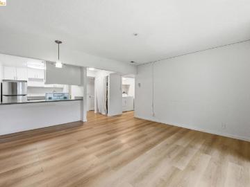 1453 Neotomas AVE APT 104
