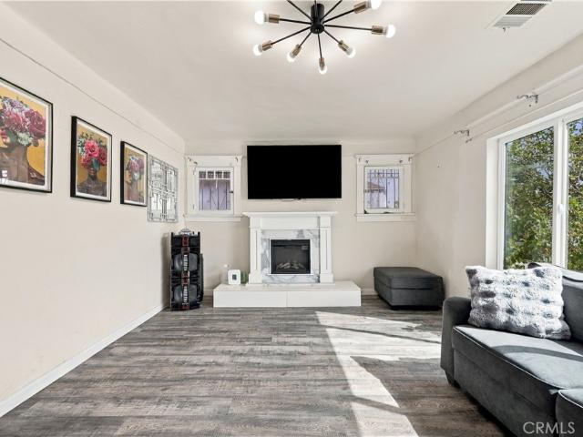 1453 W 56th Street