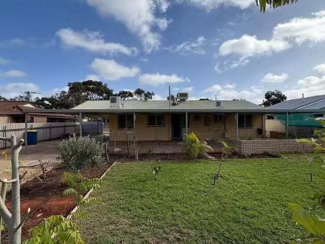 145 Addis Street, West Lamington, WA 6430