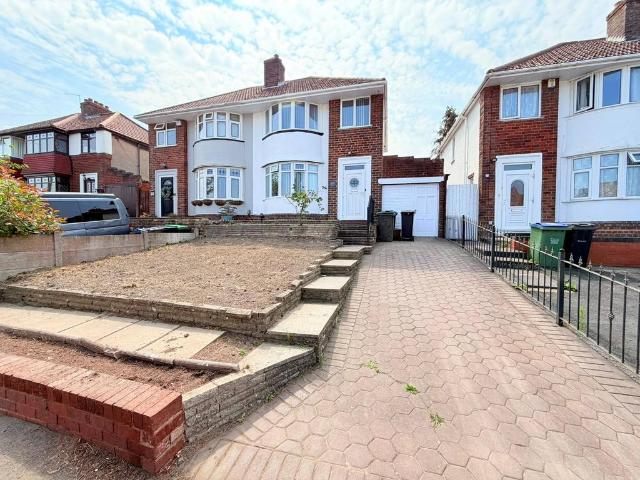 145 Elm Terrace, Tividale, B69 1TG 3 bed semi detached house to rent £1,295 pcm £299 pw