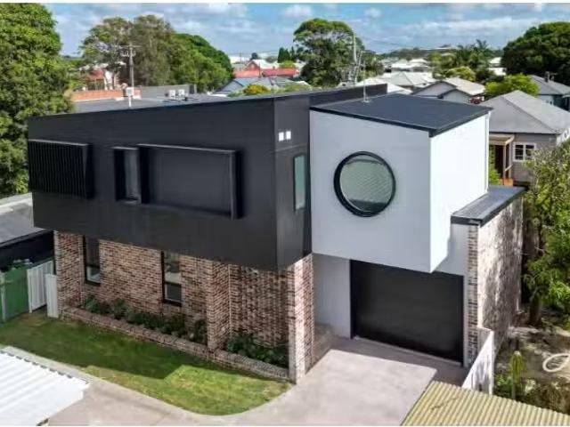 1/45 Howden Street, Carrington House for rent Listed by Matth.