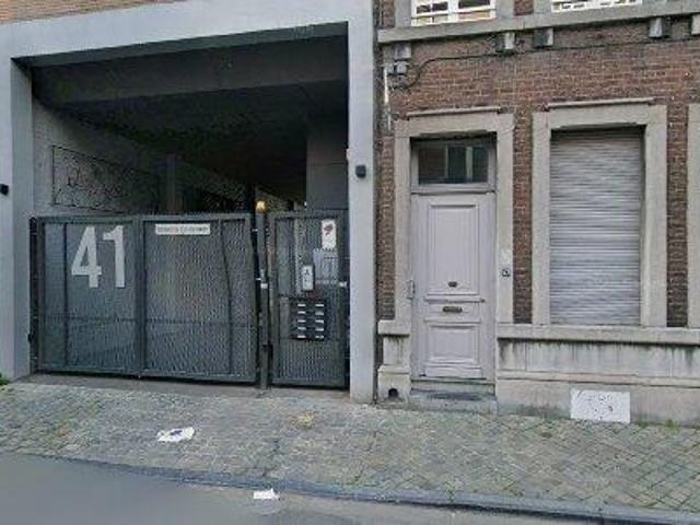 145 m2 apartment for rent in Luik