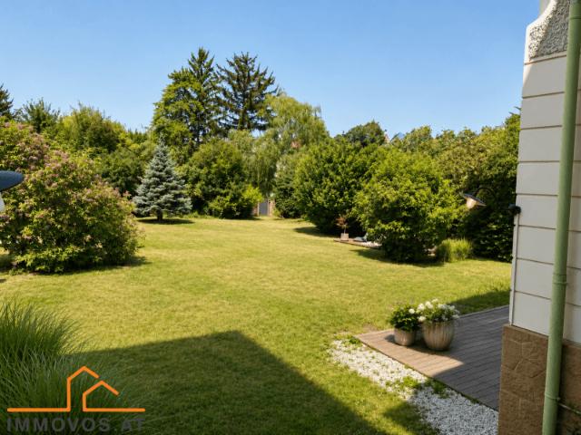 145 m² ALTBAUWOHNUNG IN HISTORISCHER VILLA MIT GEMEINSCHAFTSGARTEN UND TERRASSE