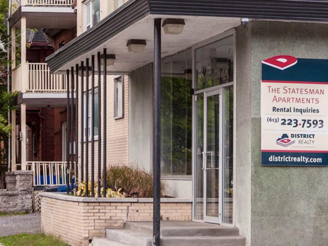 145 Stewart St. Bachelor Apartment for Rent
