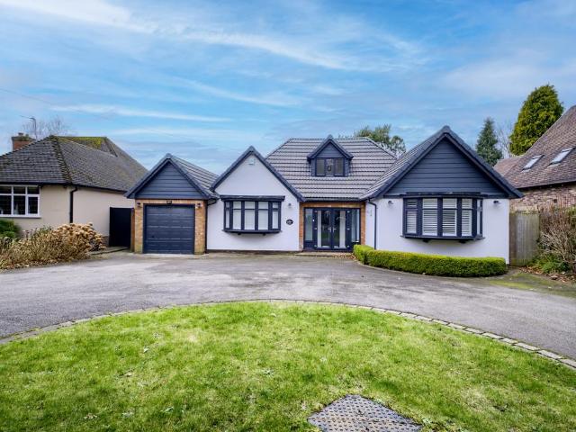 145 Walsall Road, Four Oaks, B74 4NR, United Kingdom | 3 bed house for rent #140656357 | Rentberry