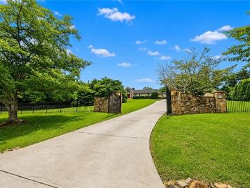 1464 Lakeview Road