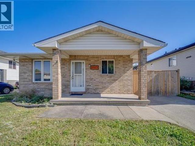 1465 Foster Avenue, Windsor, ON, N8W 5P8 house for sale | Listing ID 26018 | Royal LePage