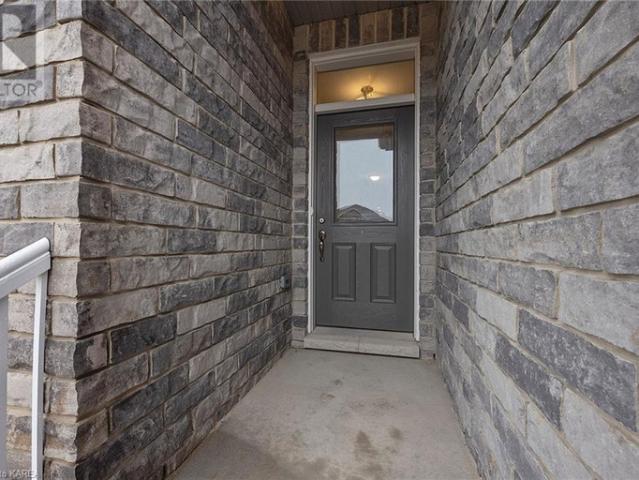 1468 Evergreen Drive Upper 3 bed, 2 bath | Upper 3 Bedroom 2 Bath