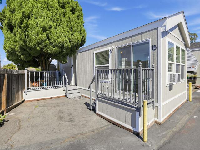 1468 Grand Avenue 15