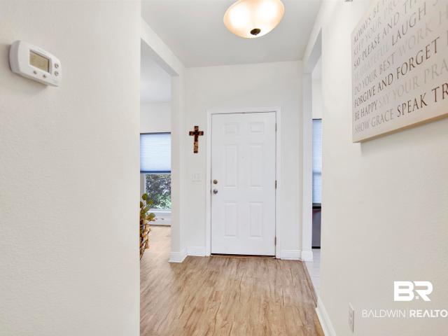 1468 Surrey Loop