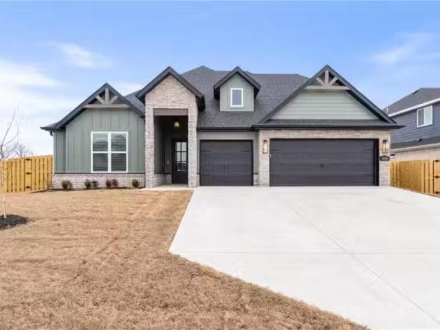1460 DRESDEN DR, CENTERTON, AR 72719