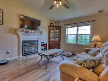 1460 West View Dr