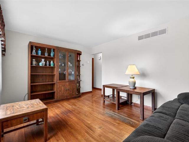 1461 Lynnwood Dr, Hermitage, PA 16148 | MLS #1746
