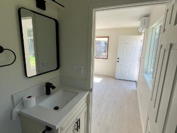 14629 Haynes Street, Van Nuys, CA 91401