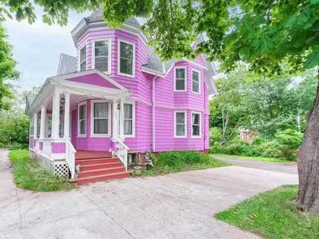 146 Central Street, Summerside, PE, C1N 3L8 house for sale.