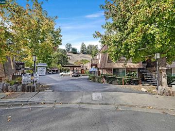 146 Ascot Ct, Unit 2, Moraga, CA 94556 | MLS #41138