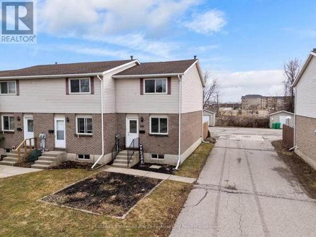 146 Bennett Street E, Goderich. Town, ON, N7A 4H4 house for sale | Listing ID X13478 | Royal LePage