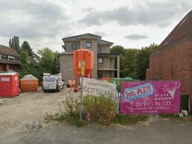 146 m2 apartment for rent in Leer