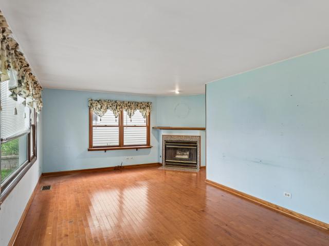 146 S Archer Avenue