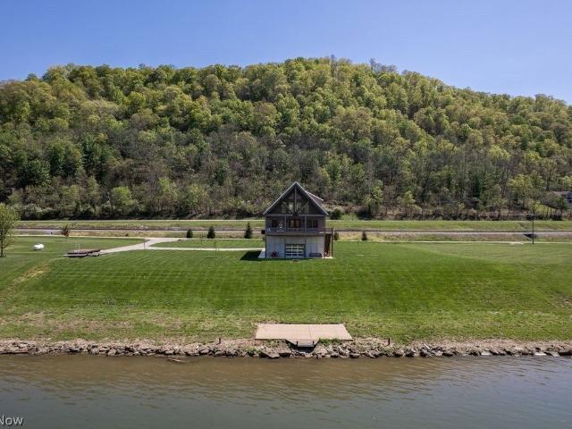 146 S River Rail Ln, Saint Marys, WV