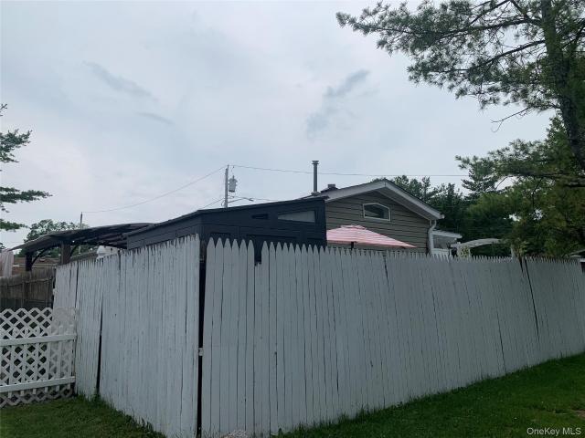 146 Parkway Trailer CT