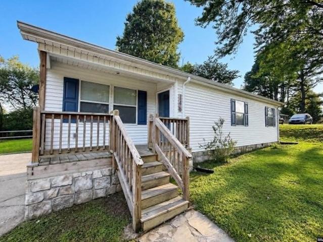 146 Parish Rd, Martin, TN 38237