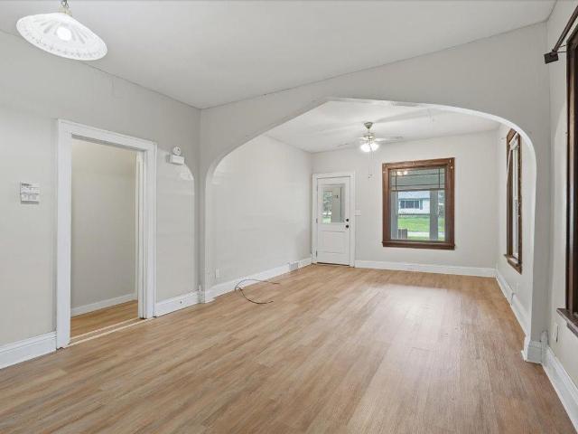146 W Winter Avenue