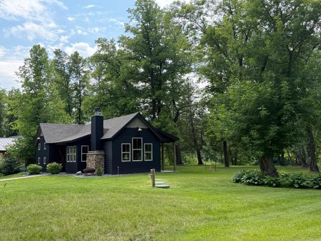 1475 Woodland Loop NW