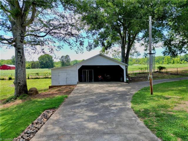 1476 US Highway 64 E