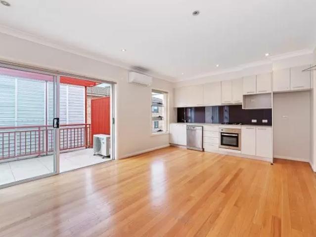 Apartment with 1 bedroom, 1 bathroom & parking for 1 car