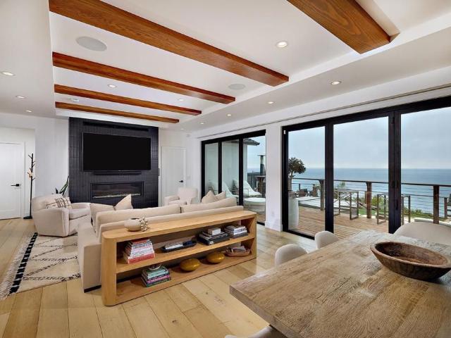 1472 Neptune Ave, Encinitas, CA