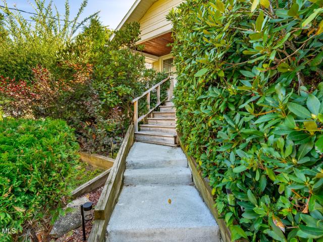 1472 Lexington Avenue
