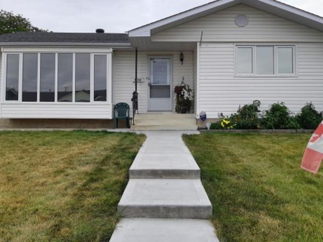 1472 Street Nw, Edmonton, AB, T5C 0V8 house for sale | Listing ID E4509 | Royal LePage