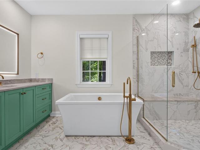 147 Country Club DR