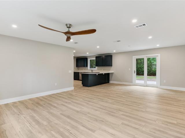147 Greenwood St, Jesup, GA 31545 | MLS #2000