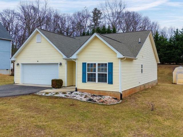 147 W Stratford Pl