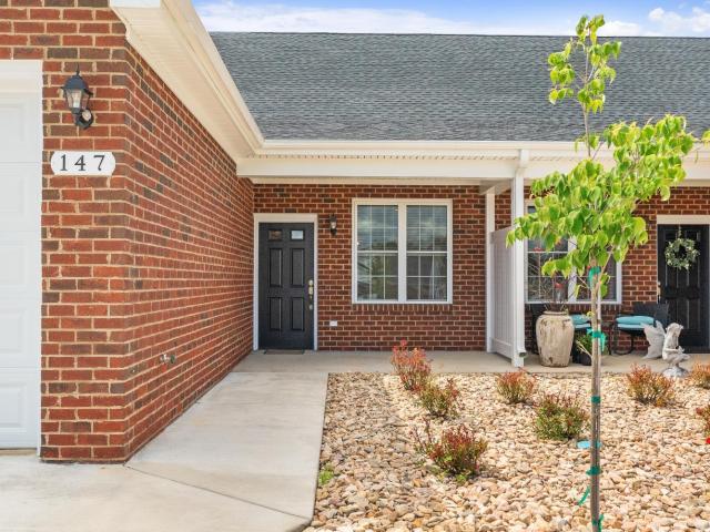147 Villa Oak Circle
