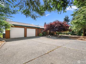 1489 Crestview Drive