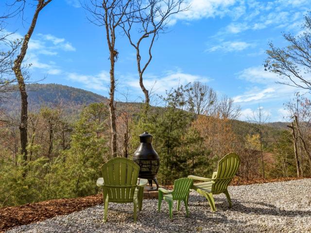 1489 Round Mountain Road