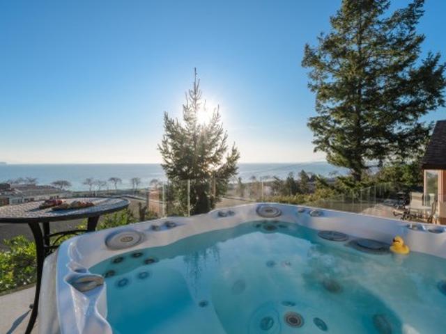 14810 Prospect Avenue, White Rock, BC, V4B 2B1 house for sale | Listing ID R3134 | Royal LePage