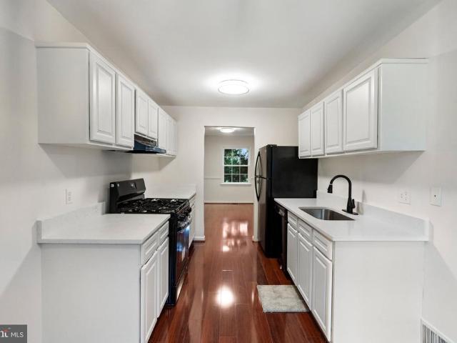 14812 London Towne Square