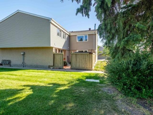 14815C Riverbend Road Nw, Edmonton, AB, T6H 5A9 townhouse for sale | Listing ID E4509 | Royal LePage