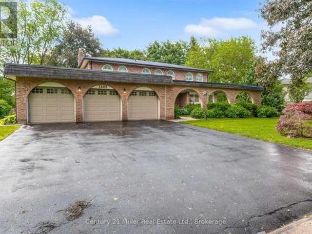 1482 Caulder Drive, Oakville Mo Morrison, ON, L6J 5S9 house for sale | Listing ID W13713 | Royal LePage