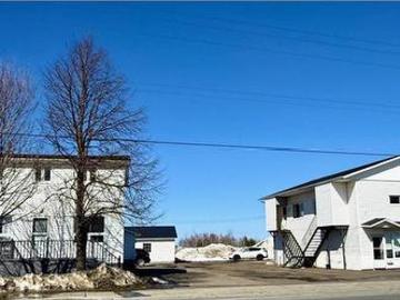 148 150 Boul. J.D. Gauthier, Shippagan, NB, E8S 2K9 house for sale | Listing ID NB136806 | Royal LePage