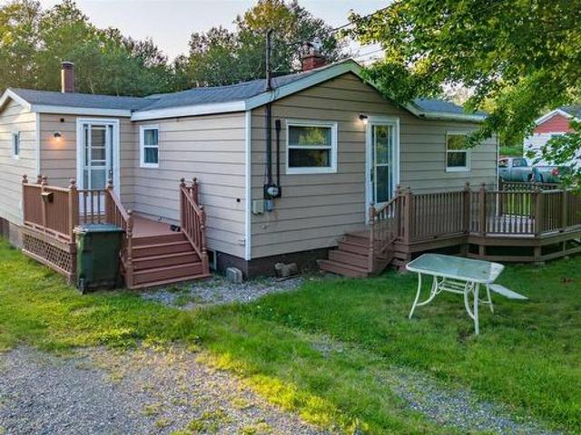 148 Highland Street, Glace Bay, NS, B1A 2V3 house for sale | Listing ID 202621 | Royal LePage