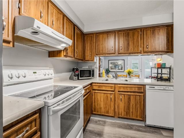 148 Olde Orchard Dr