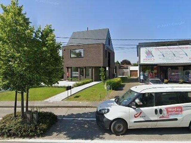 148 m2 apartment for rent in Deinze