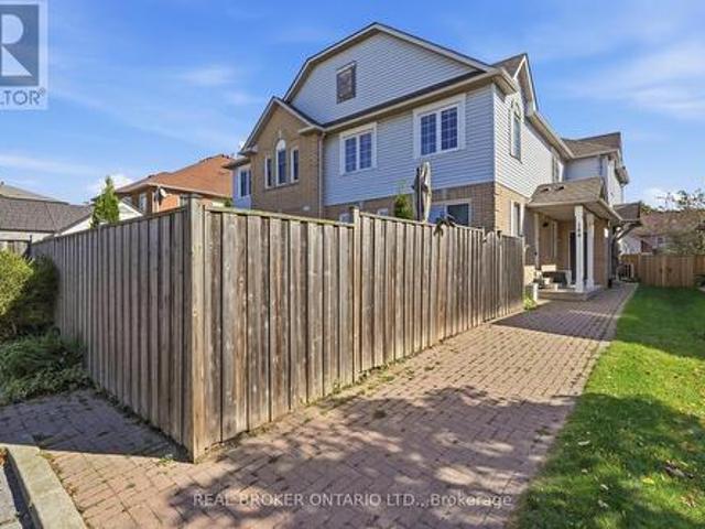 148 Rockhaven Lane, Hamilton, ON, L0R 2H6 house for sale | Listing ID X13879 | Royal LePage